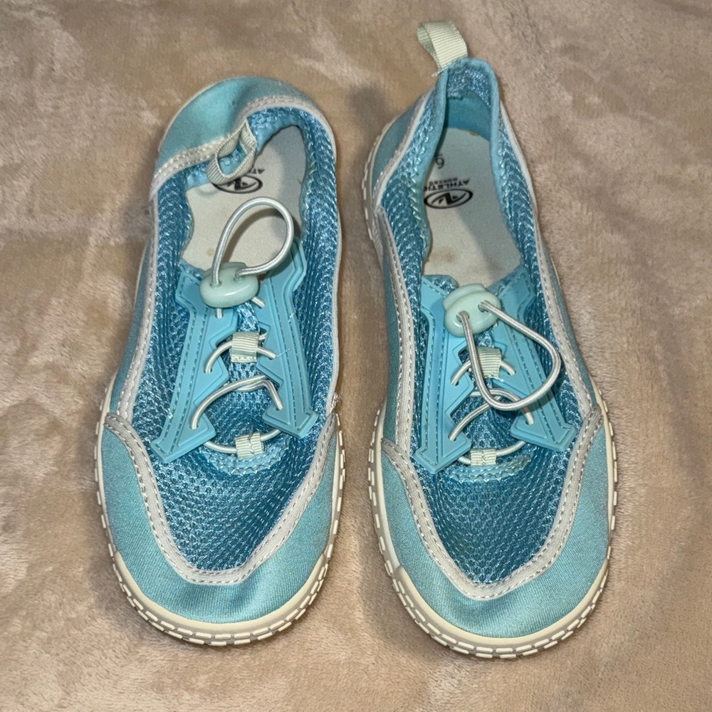 Athletic Works water shoes size 6